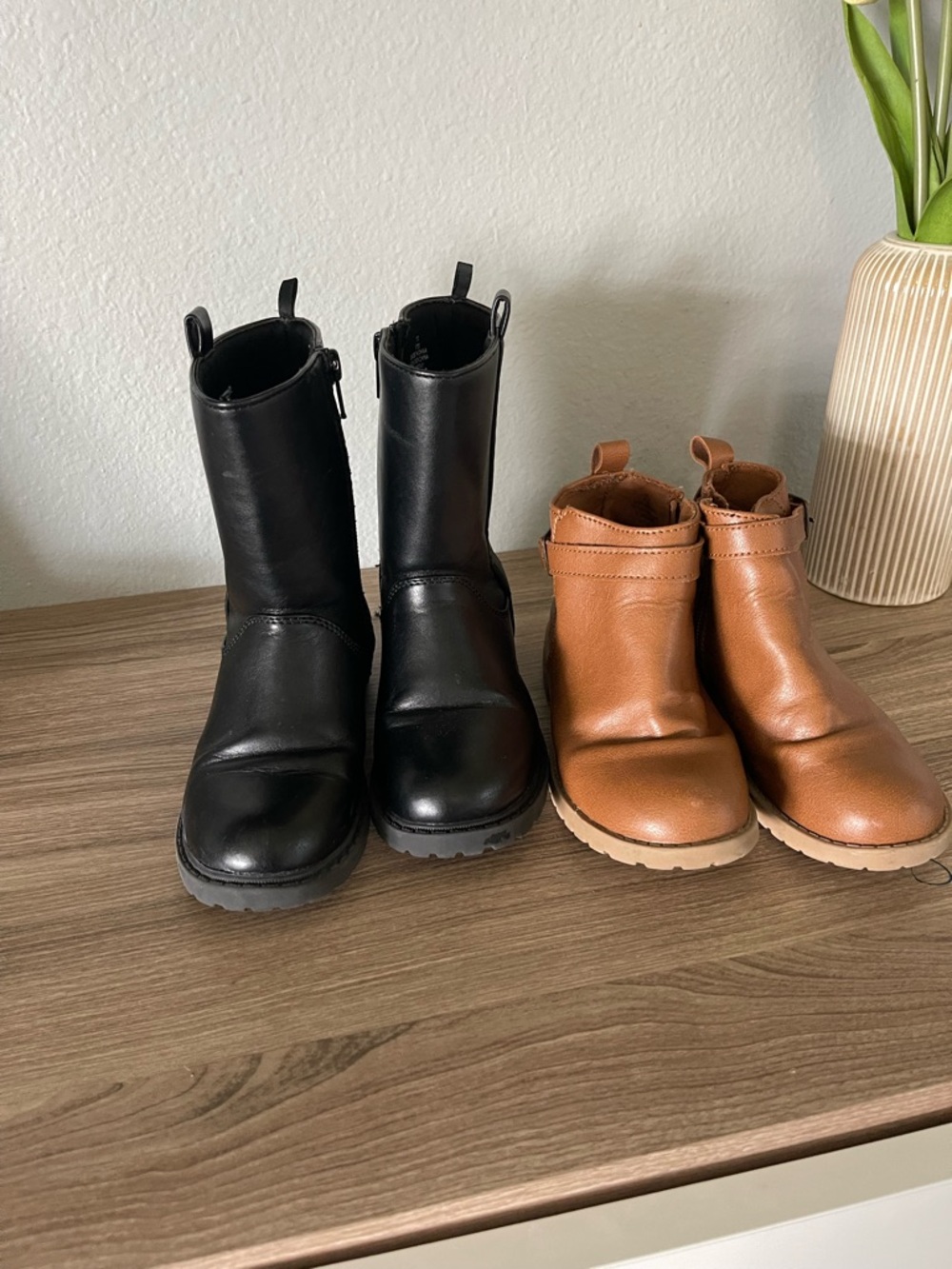 Old Navy Kids Pull-On Boots in Black and Brown